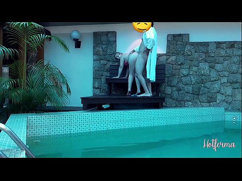 ❤️ Oga pe iranṣẹbinrin si awọn pool, sugbon ko le koju kan gbona si wa ❌❤